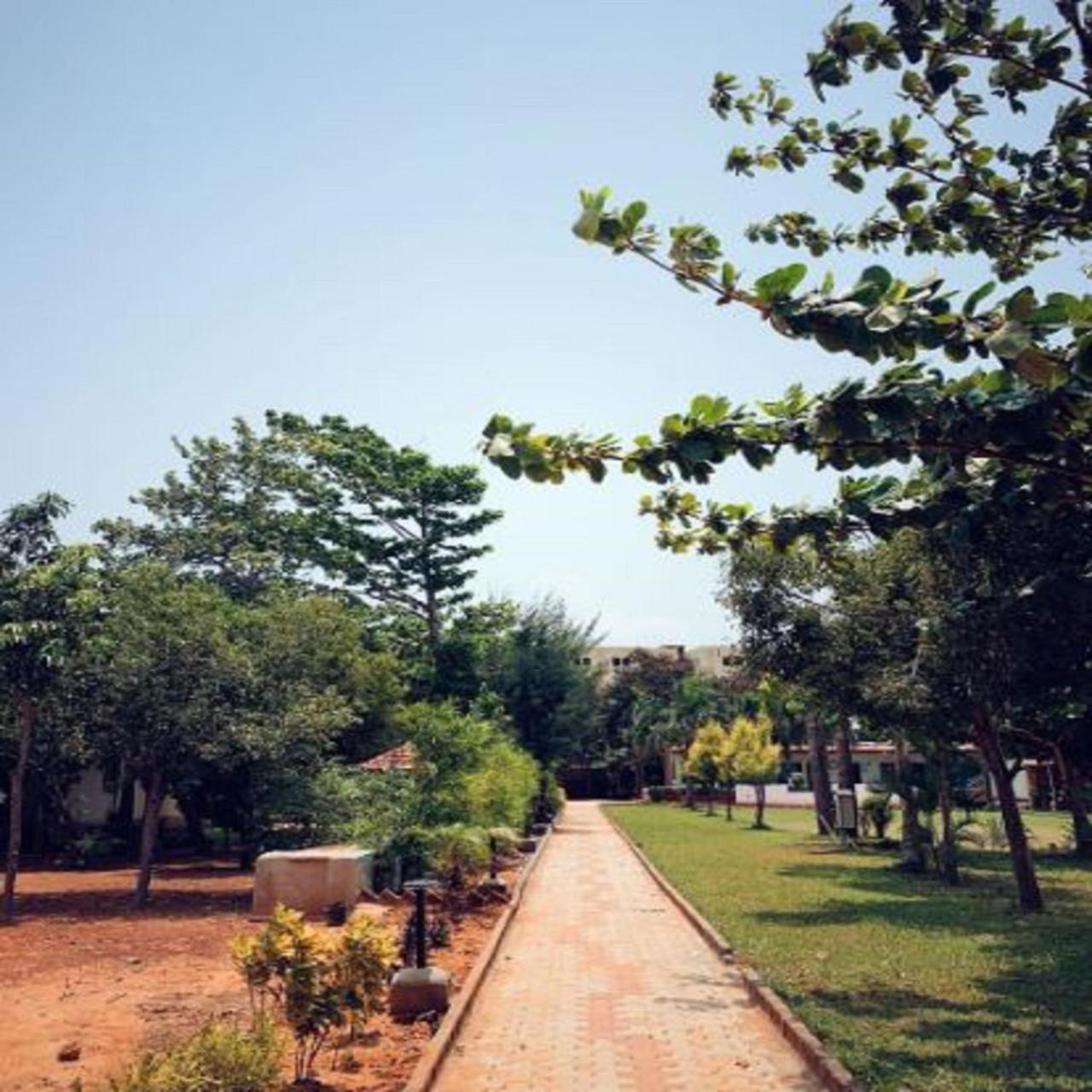 Hotel Happy Moments Bhubaneswar Esterno foto